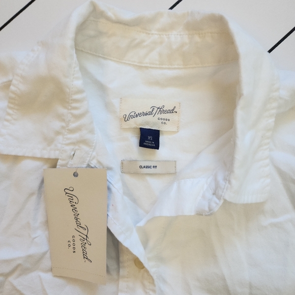 Universal Thread women's white button-down long-sleeve shirt, size XS. - Picture 4 of 7